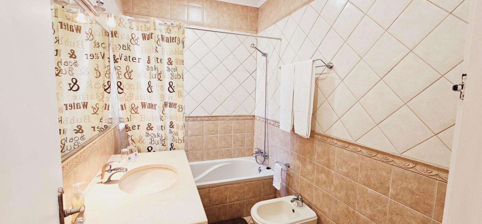 Lemon Tree Relaxing Guesthouse Лагос Екстериор снимка